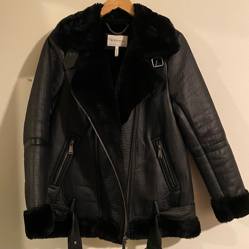 BCBG Black faux fur coat🖤